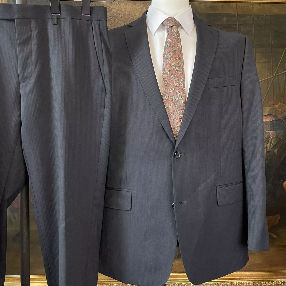 Marc Anthony 44R 34 x 34 2 Piece Charcoal Nailhead Stripe 100% Wool 2Btn Suit